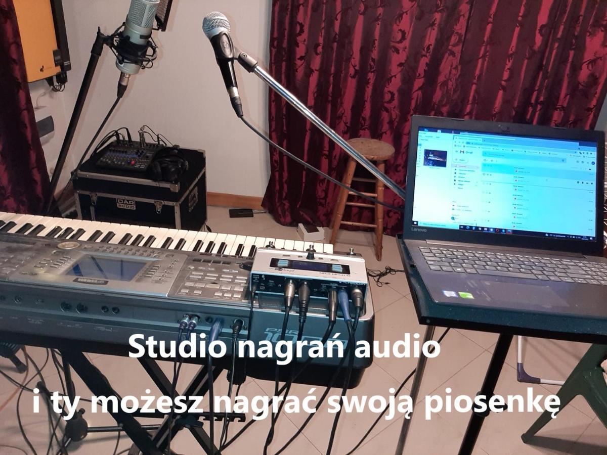 Dworek W Zieleni Varsavia Esterno foto