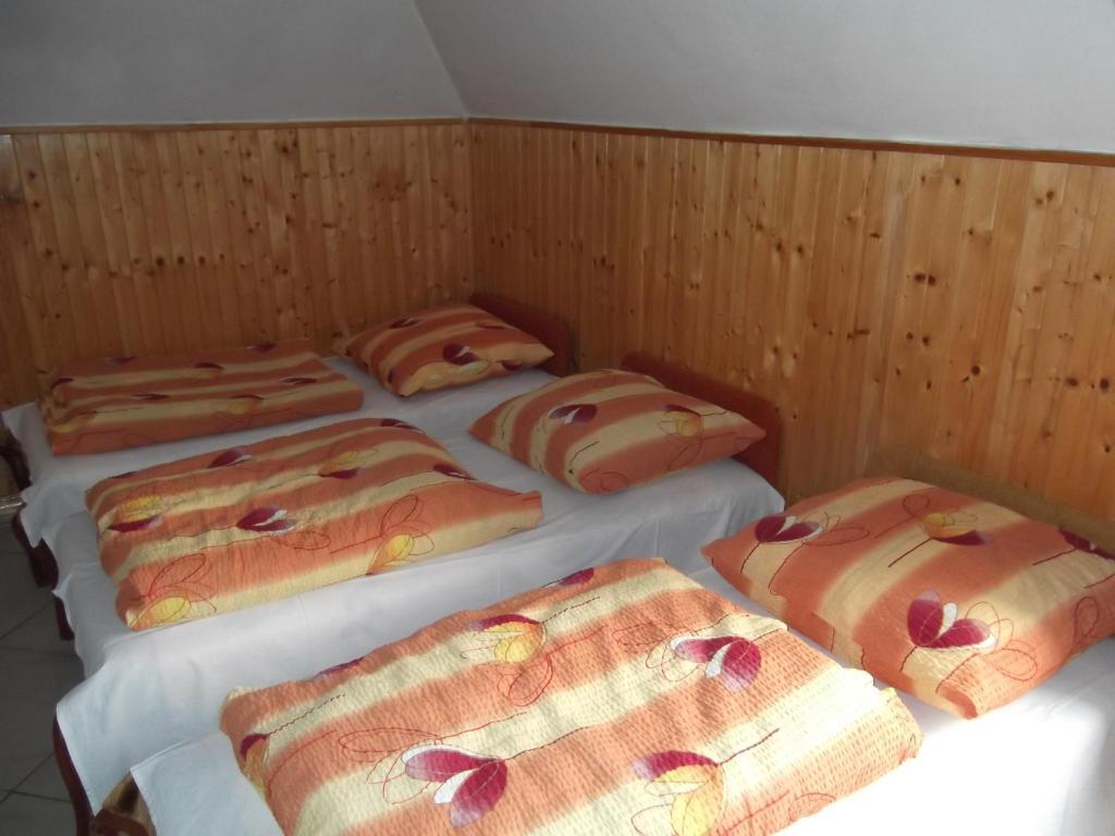 Dworek W Zieleni Varsavia Esterno foto